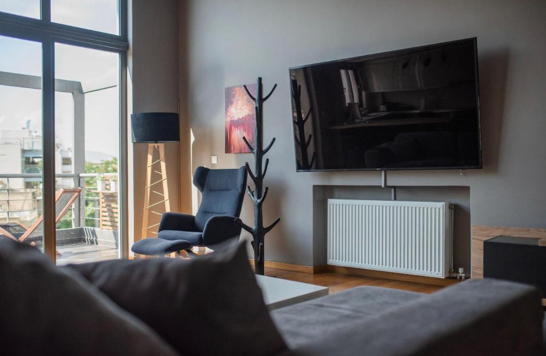 Minimal Brand New Loft Next To Subway Apartment Атина Екстериор снимка