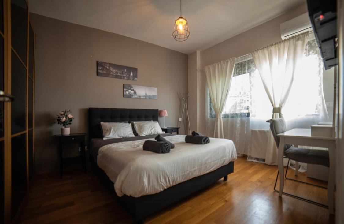 Minimal Brand New Loft Next To Subway Apartment Атина Екстериор снимка
