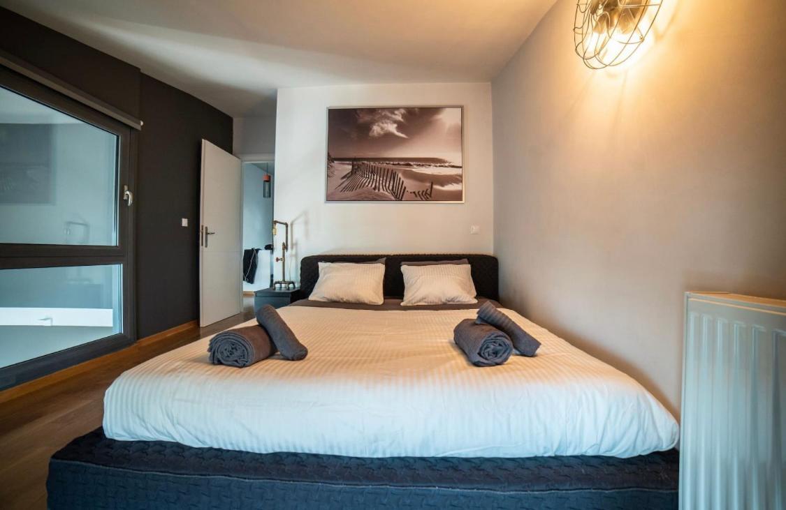 Minimal Brand New Loft Next To Subway Apartment Атина Екстериор снимка
